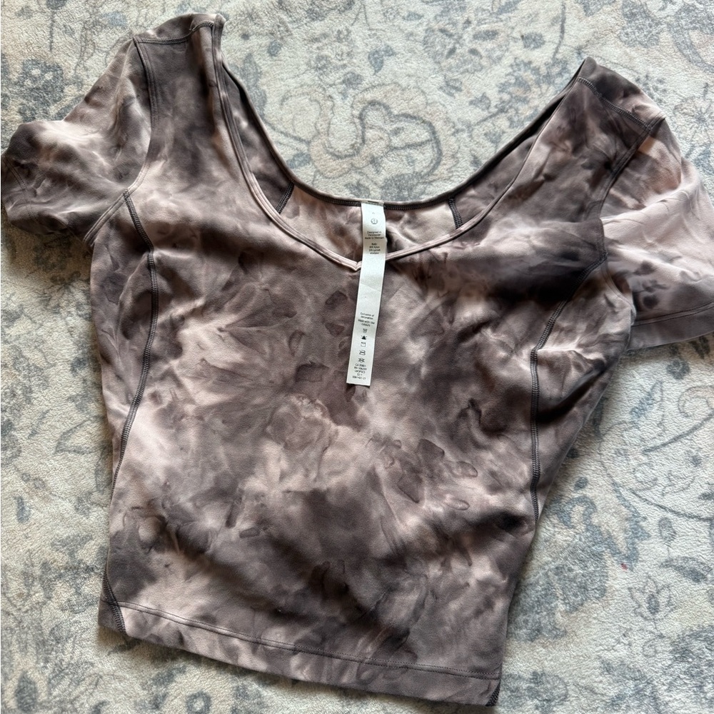 Like new! Women’s lululemon top